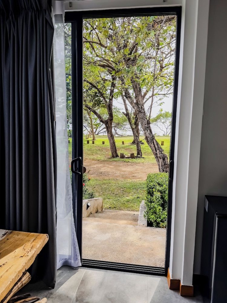 The Bohemian Lagarto Deluxe Studio Suite, Multiple Beds, Beach View 11