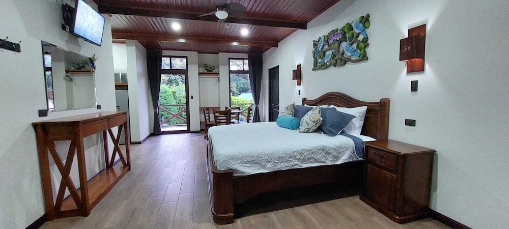 Premium Suite, Balcony, Garden View
