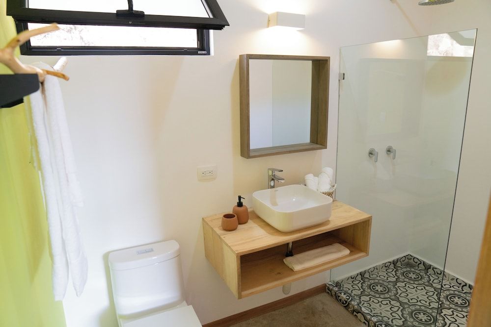 Hotel con Corazón Monteverde Comfort Double Room, Patio, Hill View 6