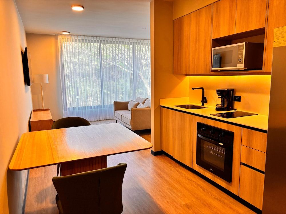 BEE Suites San José - Santa Ana Deluxe Apartment, Balcony 15