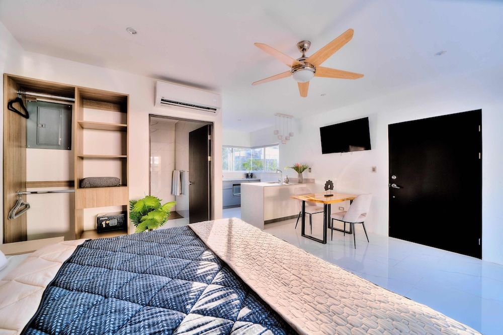 Comfort Villa, Pool View