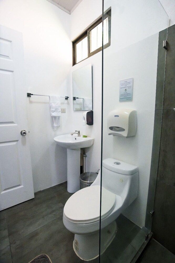 Ukinca Hostel Double Room, 1 Queen Bed, Non Smoking, Pets Allowed 6