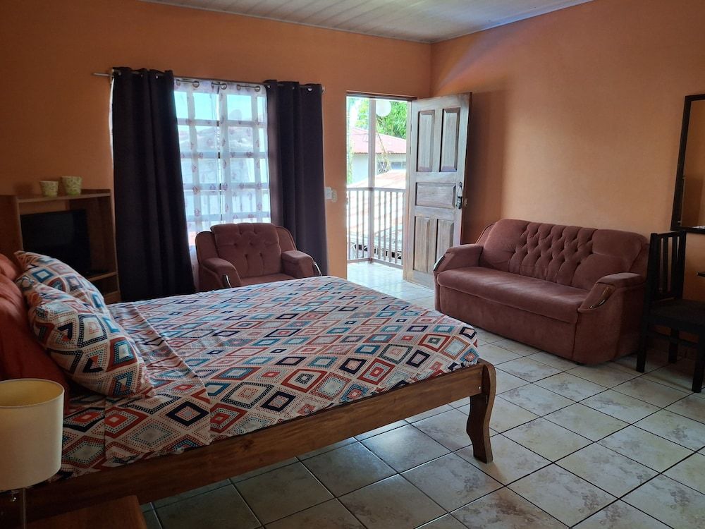 Studio, 1 Queen Bed, Microwave, Courtyard View
