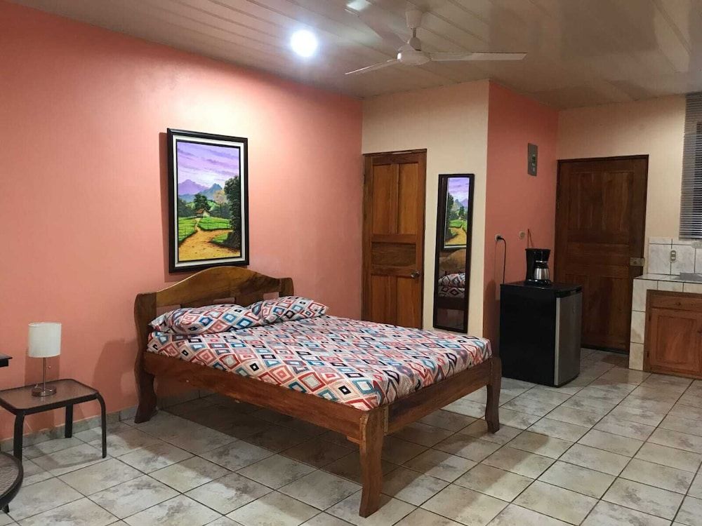Studio, 1 Queen Bed, Private Bathroom, Courtyard View