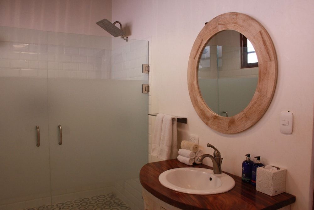 Hotel Guiones Suite, Multiple Beds, Garden View 4