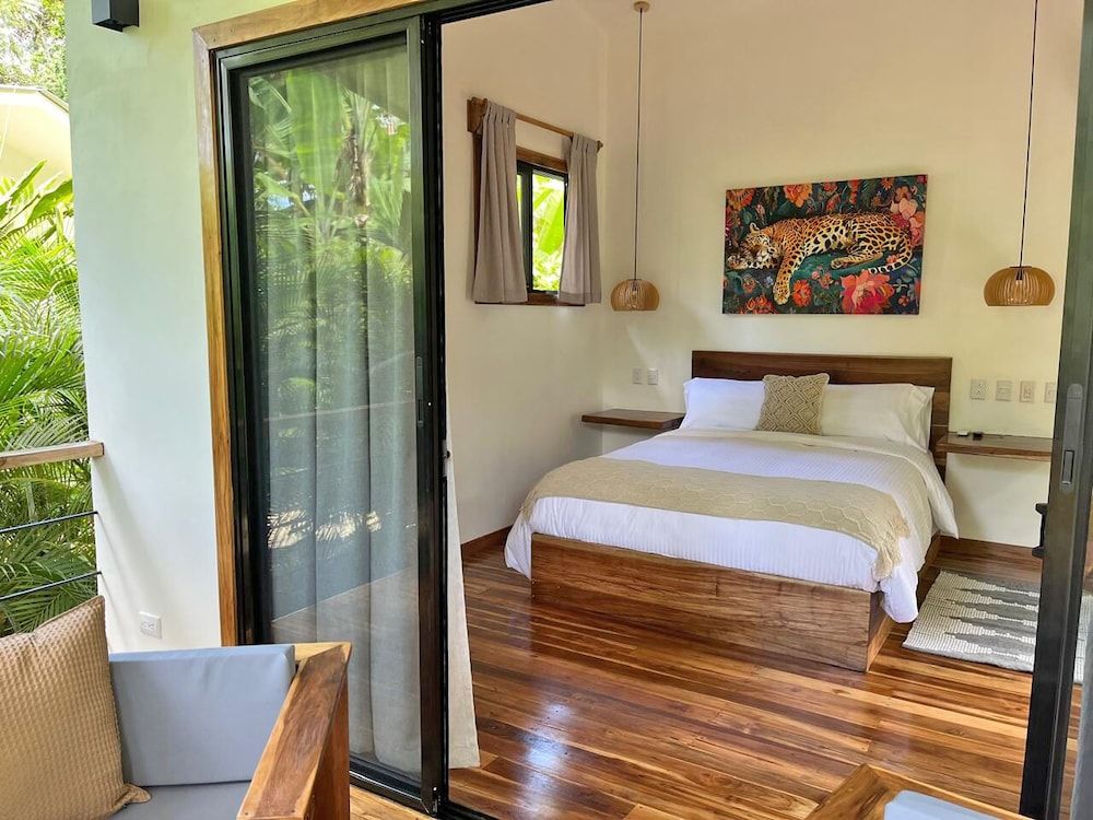 El Nido Jungle Lodge Luxury Bungalow 7 with A/C