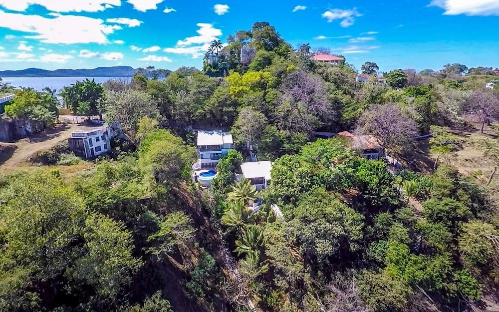 5-BD Beachfront, Ocean-View Hillside Home