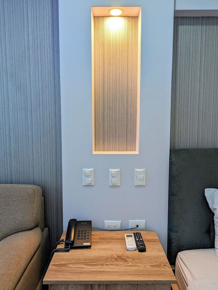 Hotel Cayuga Double Room Poolside 4