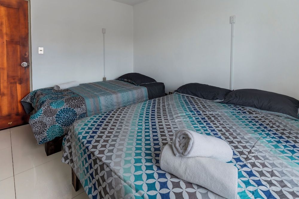 Las Carmelas, Airport Juan Santamaría, Alajuela, San José Basic Room 2