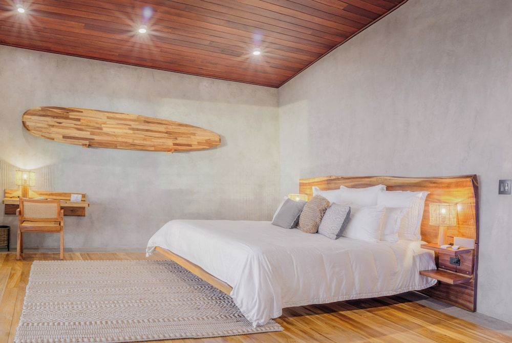 Lamangata Luxury Surf Resort Ocean View Suites - 2 Guests 6