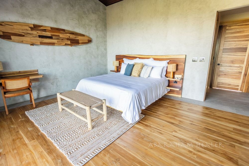 Lamangata Luxury Surf Resort Ocean View Suites - 2 Guests 3