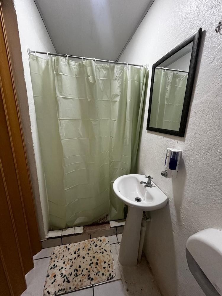 Cabinas Golfito Standard Room 6