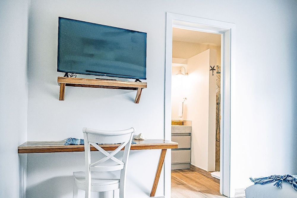 Les Voiles Blanches Tamarindo Signature Bungalow, Ensuite, Pool View 7