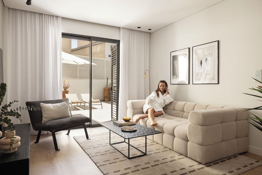 White City Limassol Garden Suite with Pool 3