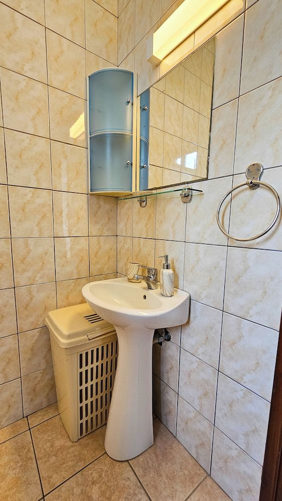 Sunlit Cozy Apartment Comfort Apartment, City View 4