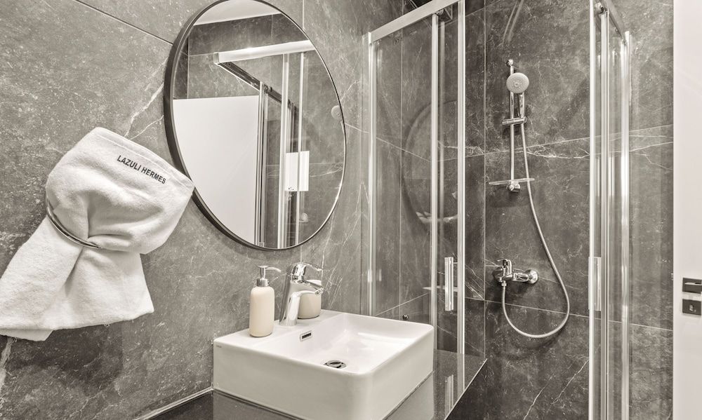 Lazuli Hermes Apartments Deluxe Studio, Balcony, City View 8