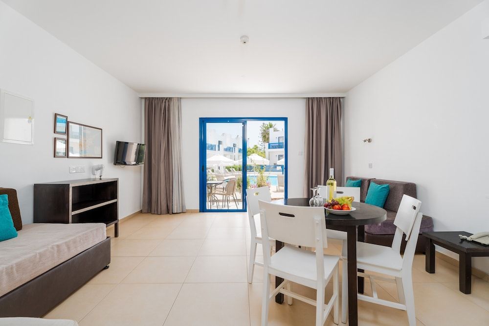 Apartment, 1 Bedroom, Pool View