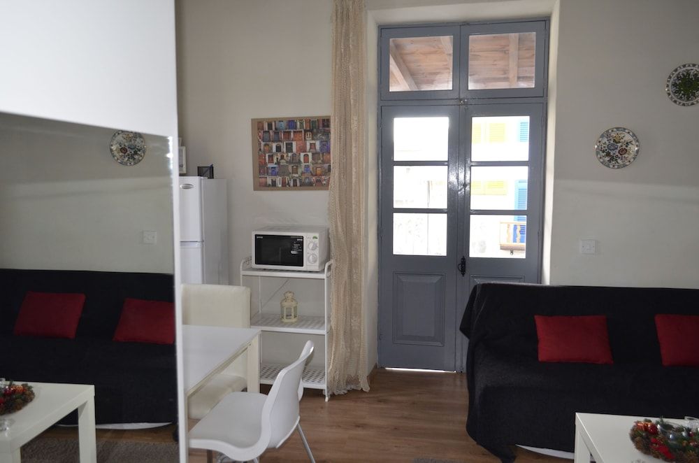 St. Lazaros Studios Apartment, 1 Bedroom 8