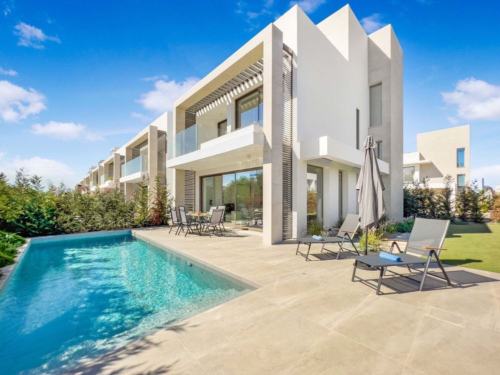 Azure Seaview - Garnet Villa