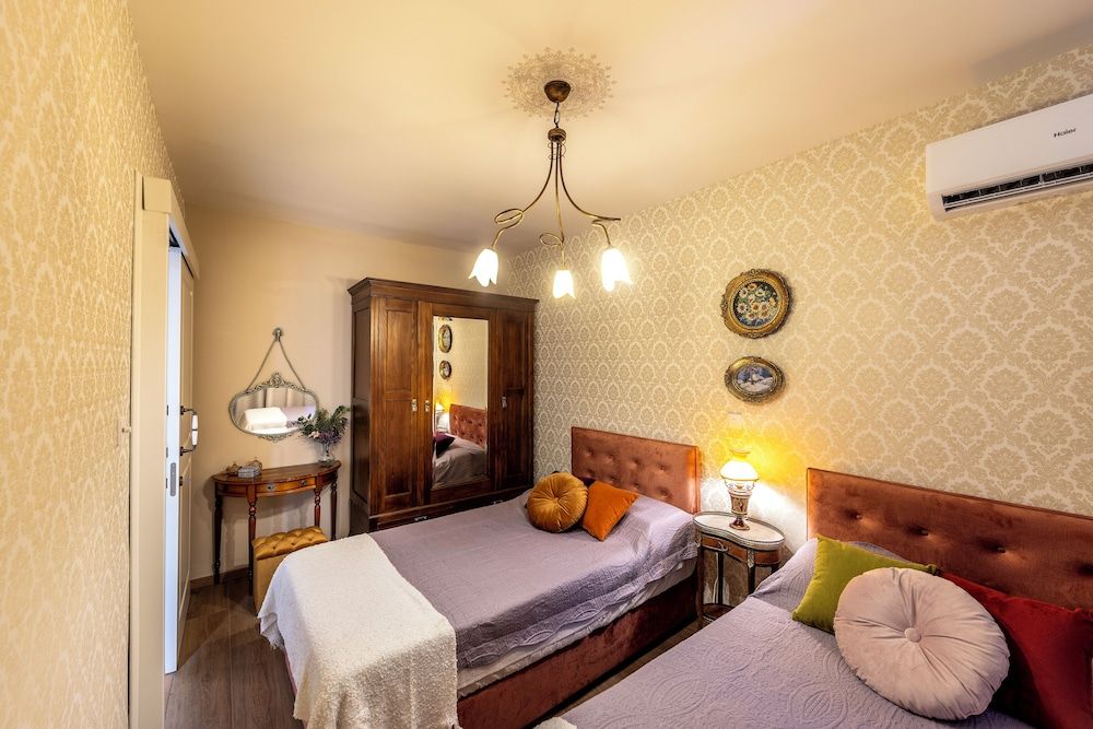 Castle Holiday Apartments Palazzo Tranquillo Two-Bedroom Apartment (B312) 2