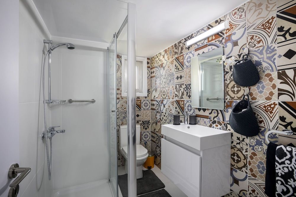 Castle Holiday Apartments Hipster Two-Bedroom Apartment (D418) 4