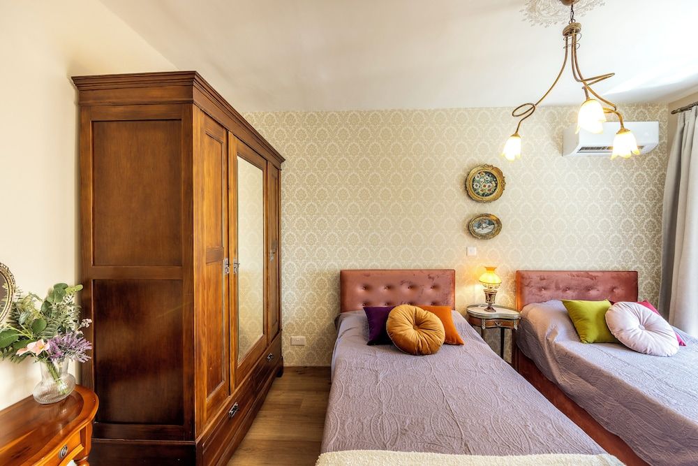 Castle Holiday Apartments Palazzo Tranquillo Two-Bedroom Apartment (B312) 3