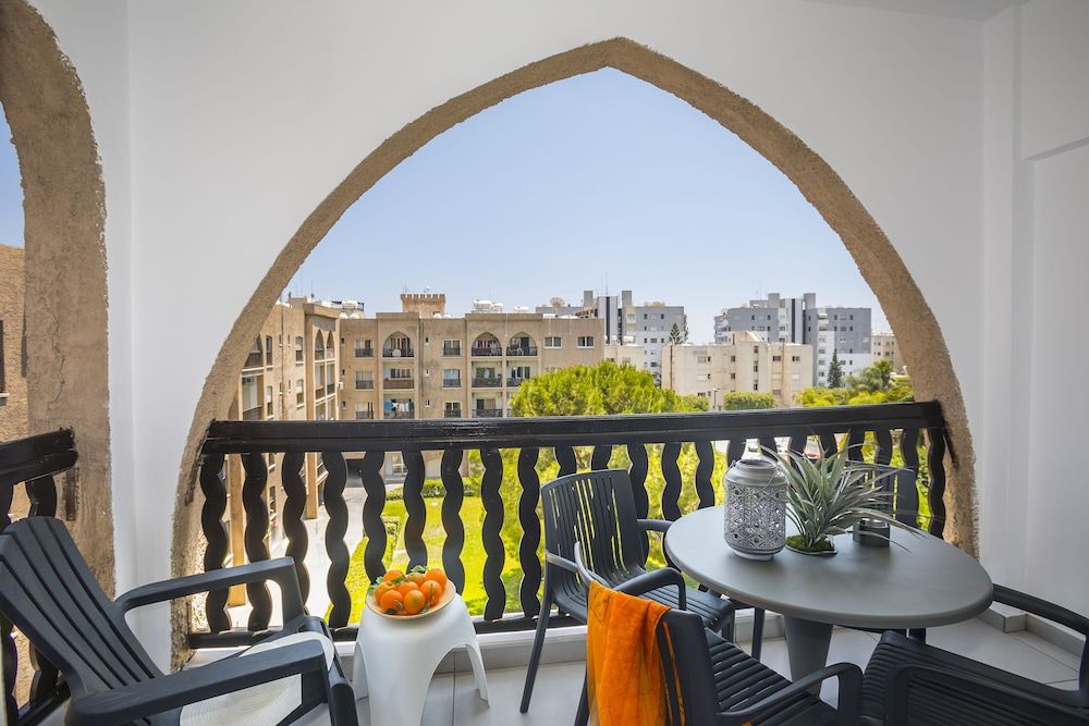 Castle Holiday Apartments Hipster Two-Bedroom Apartment (D418) 2