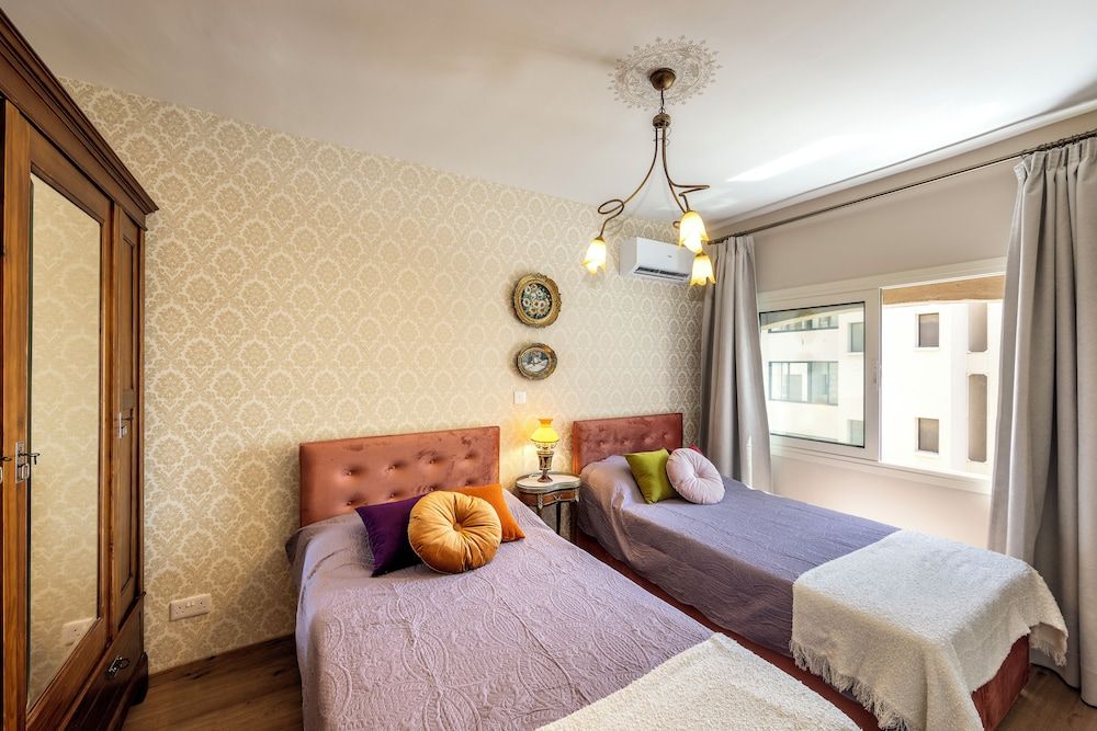 Castle Holiday Apartments Palazzo Tranquillo Two-Bedroom Apartment (B312)