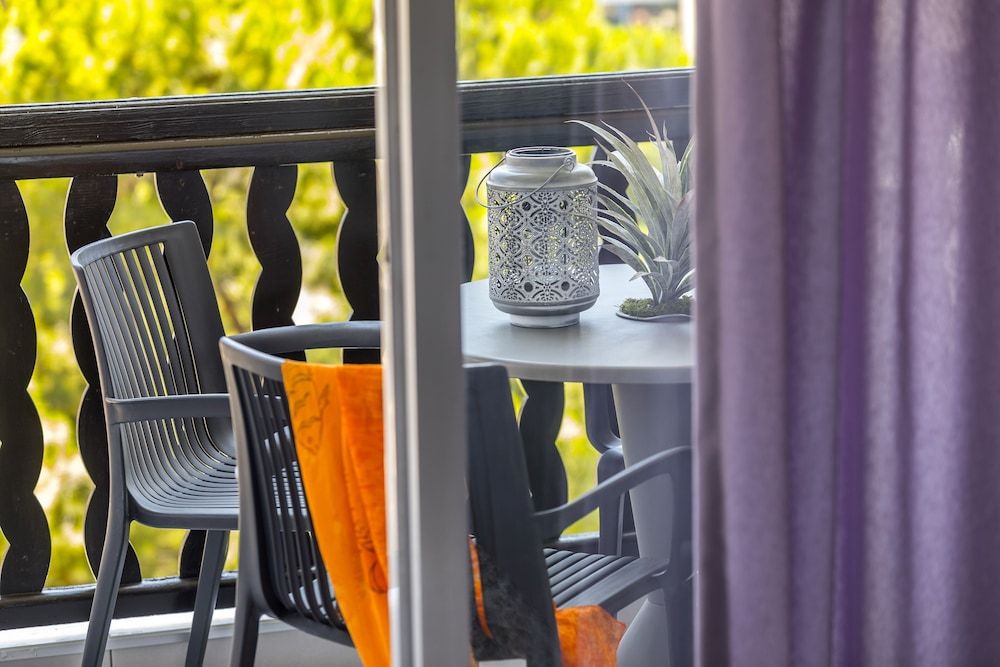 Castle Holiday Apartments Hipster Two-Bedroom Apartment (D418) 3