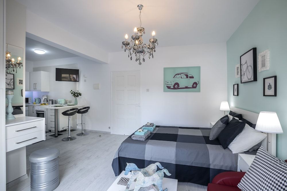 Castle Holiday Apartments Superior Studio (D221) 4