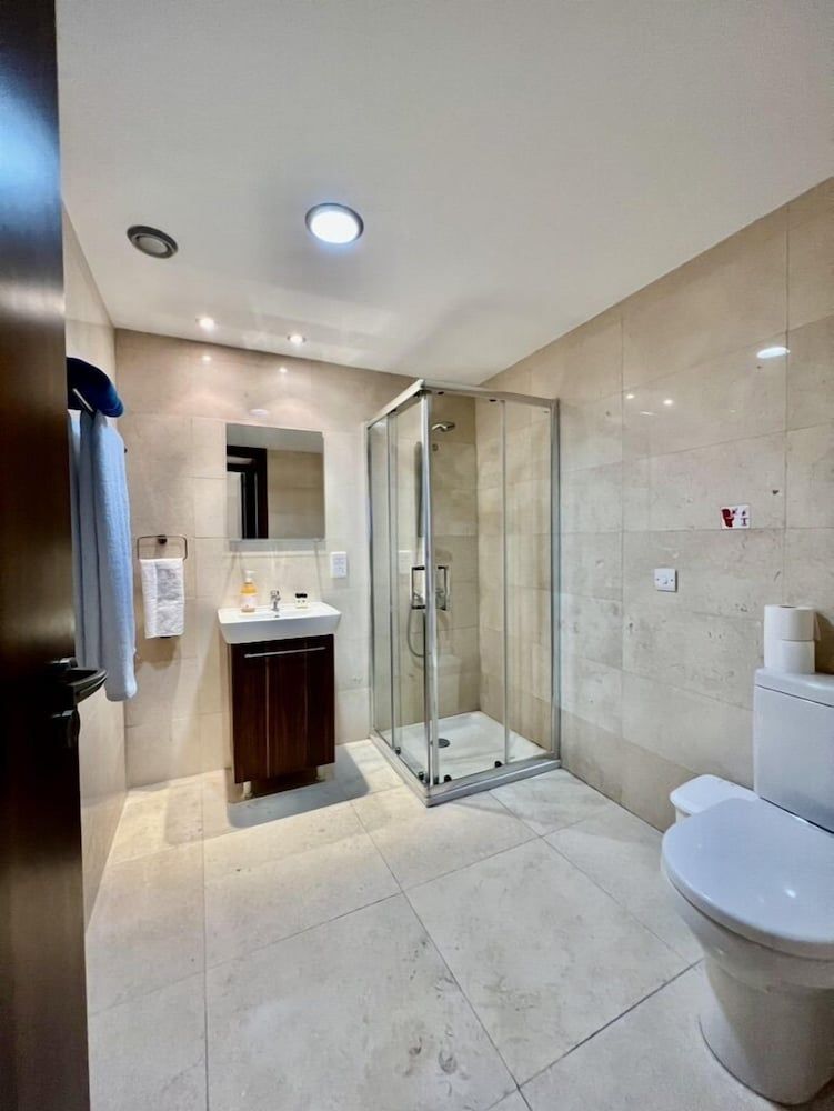 Aphrodite Plaza Luxury Apartment, 2 Bedrooms, Sea View 3