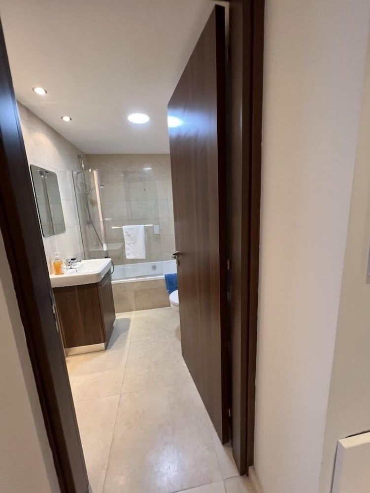 Aphrodite Plaza Luxury Apartment, 2 Bedrooms, Balcony, Sea View 5