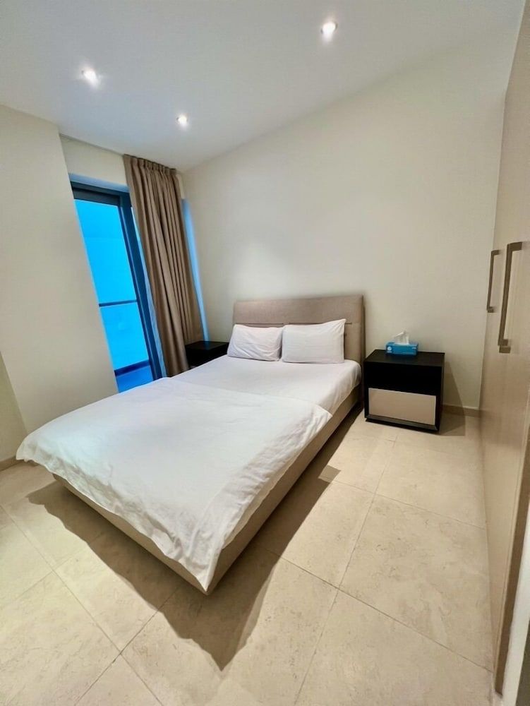 Aphrodite Plaza Luxury Apartment, 2 Bedrooms, Sea View