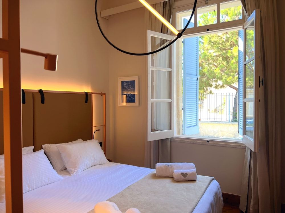 Heart Hotel Deluxe Double Room 2