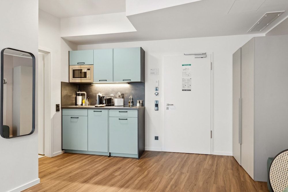 Limehome Zwickau Magazinstr. Suite with balcony 7