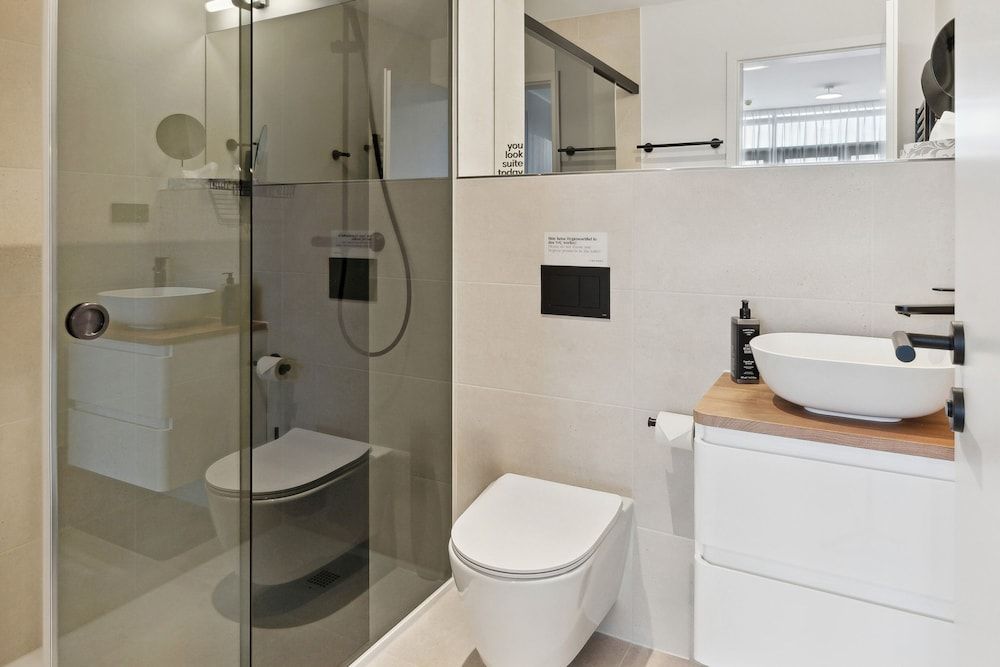 Limehome Zwickau Magazinstr. Economy suite with sofa bed & balcony 9