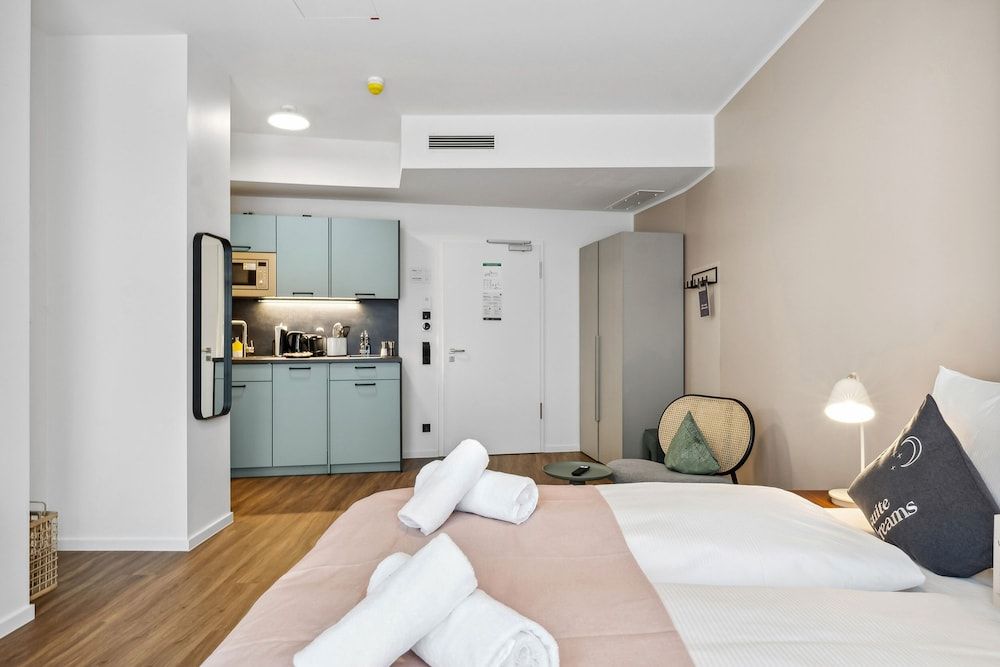 Limehome Zwickau Magazinstr. Suite with balcony 6