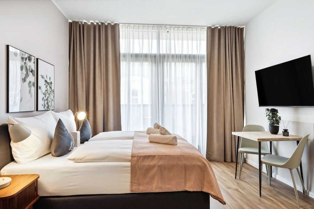 Limehome Zwickau Magazinstr. Suite with balcony 3