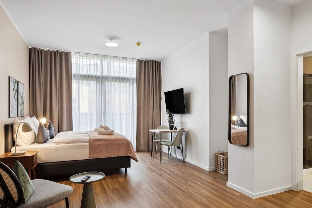 Limehome Zwickau Magazinstr. Suite with balcony 2