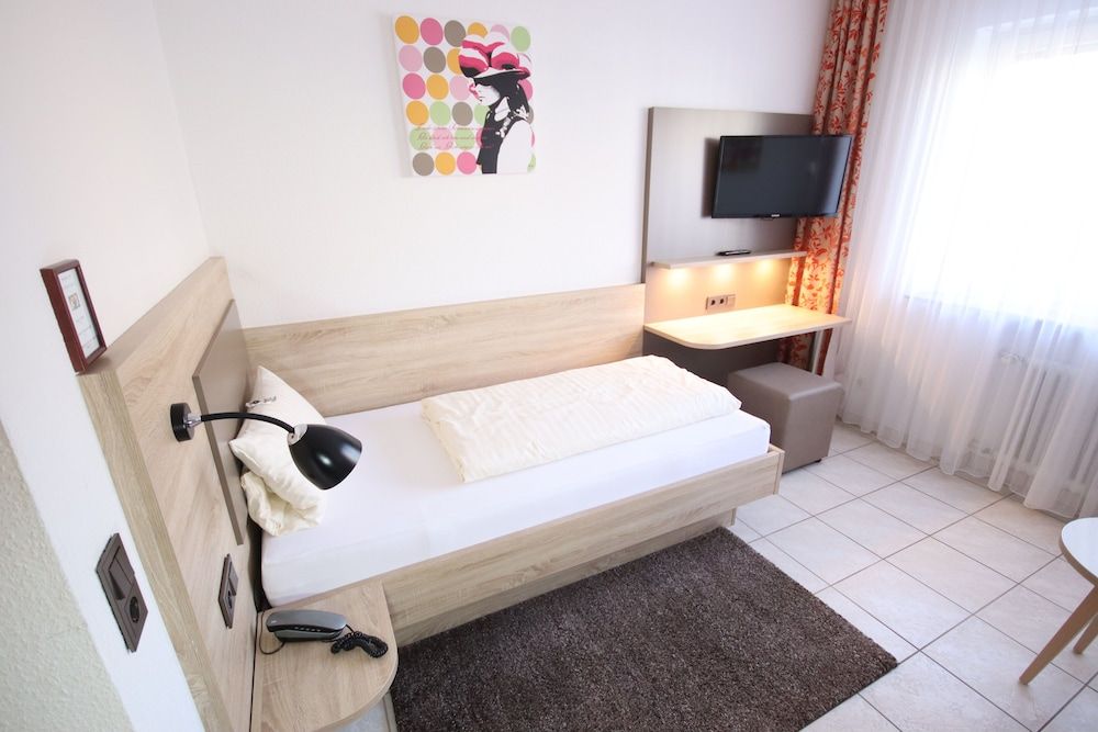 Economy Single Room