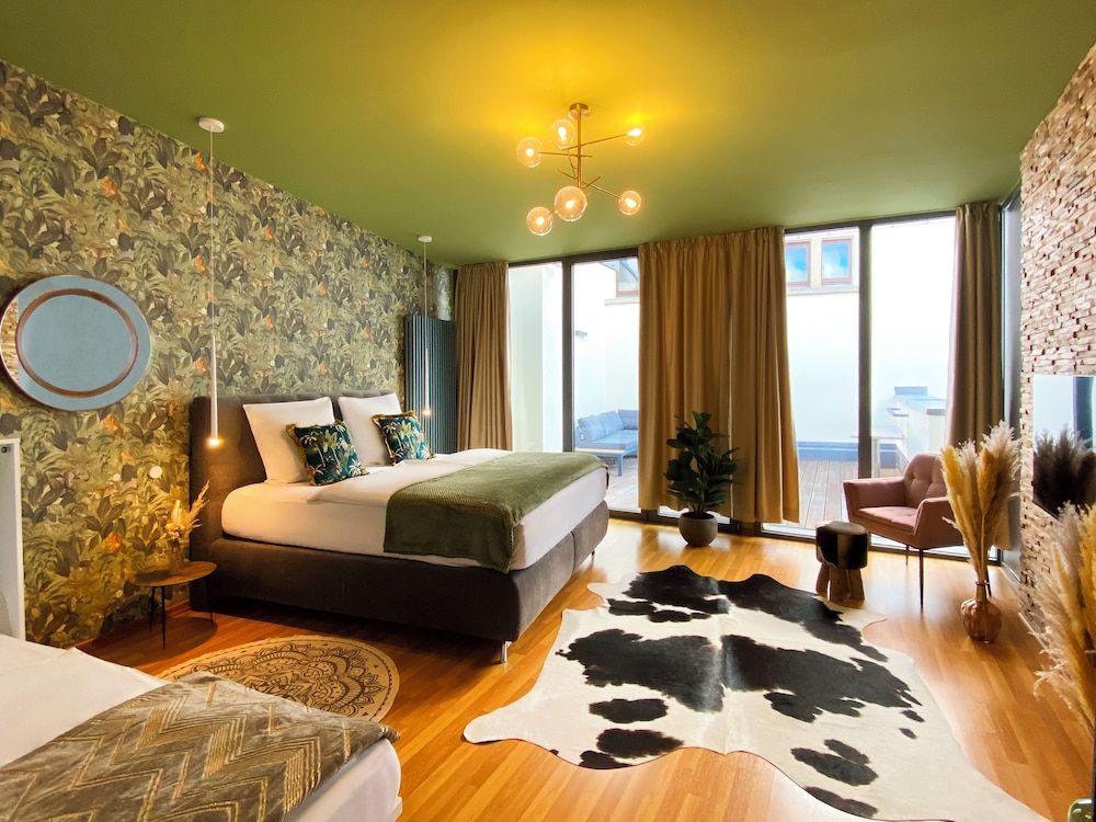 Deluxe Apartment