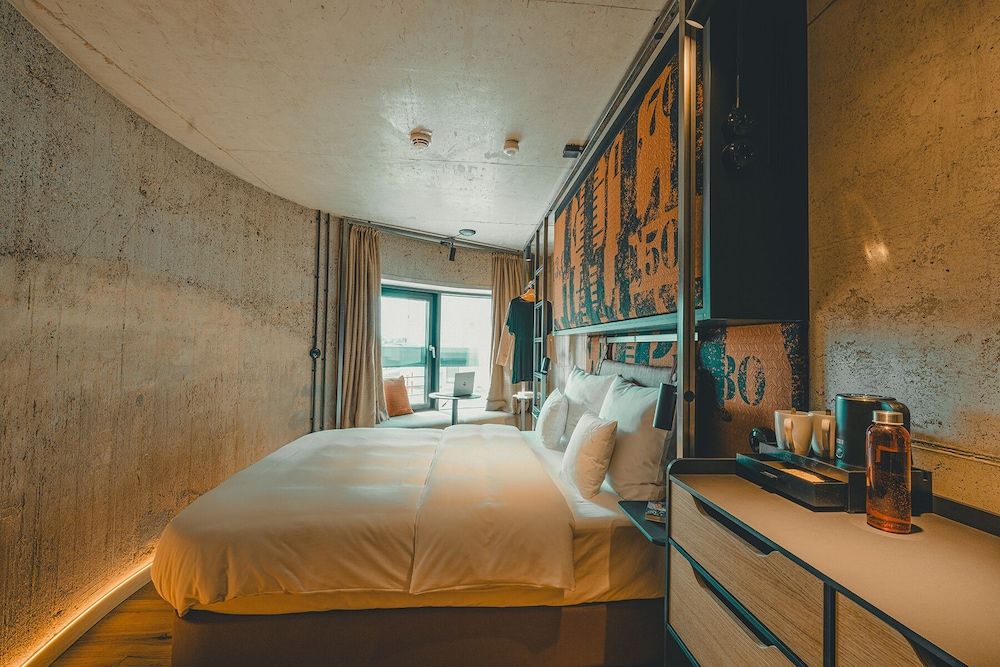 Classic Double Room, Non Smoking, River View