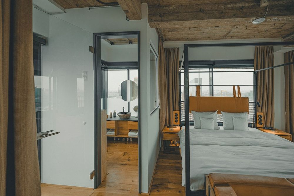 Panoramic Penthouse