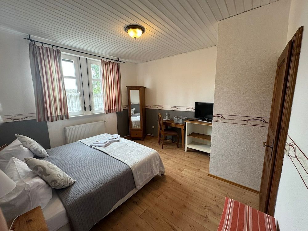 Schloss Hotel Kastellaun Classic Double Room 5