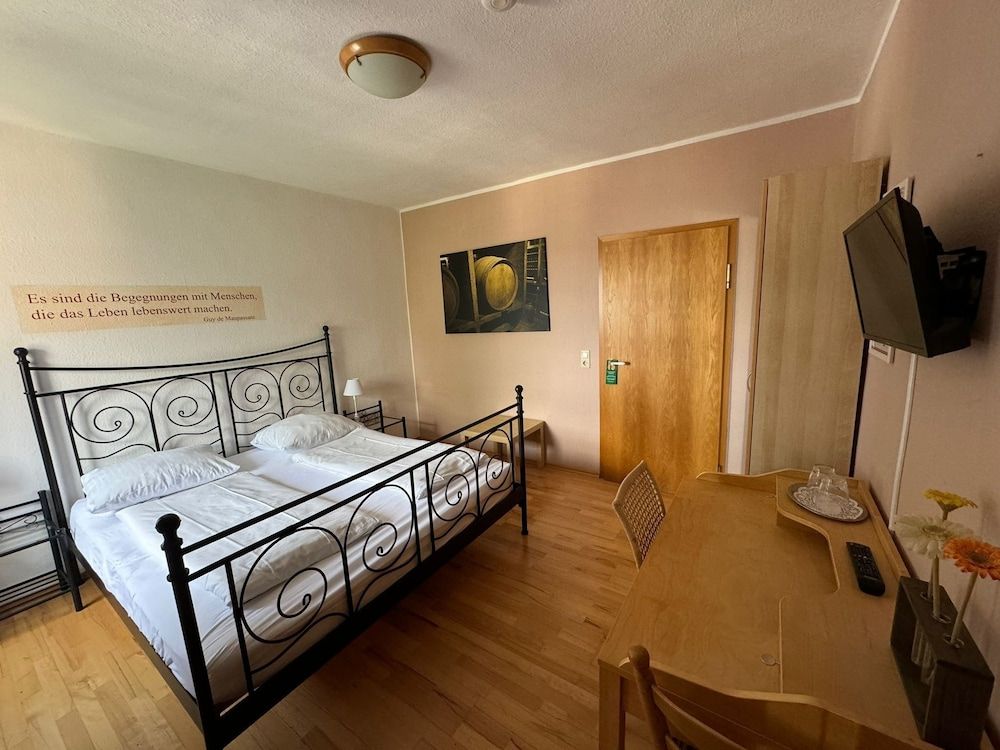 Schloss Hotel Kastellaun Comfort Double Room 3