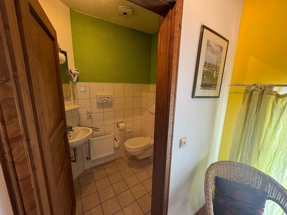 Schloss Hotel Kastellaun Economy Double Room 8