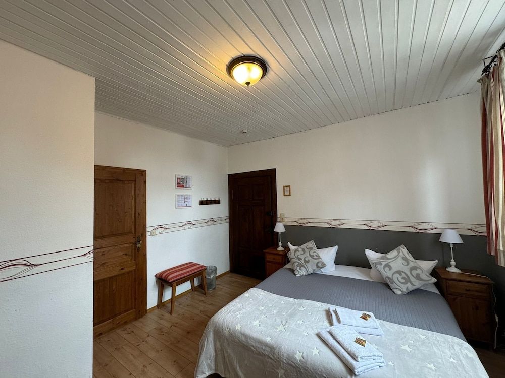 Schloss Hotel Kastellaun Classic Double Room 6