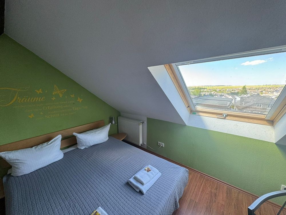 Schloss Hotel Kastellaun Economy Double Room 3