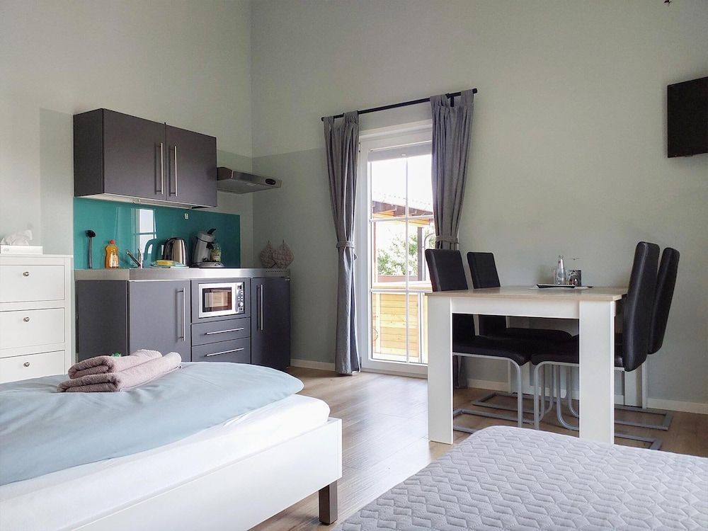 Deluxe Suite, Kitchen, Valley View (3)
