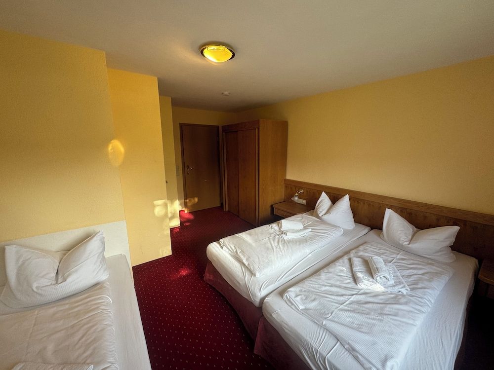 Standard Triple Room, Garden View